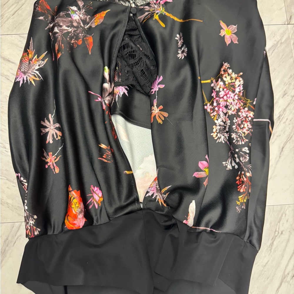 Floral Black Blouse with Lace Detail brand new Victoria’s Secret - Picture 2 of 4